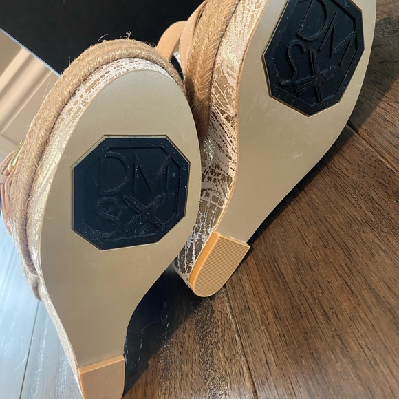 Donald Pliner NEW wedges. Very sexy - Picture 7 of 9